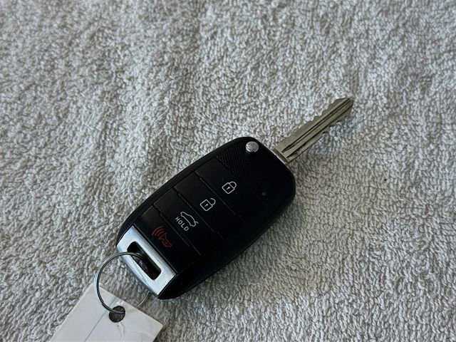 Used 2014 Kia Forte EX image 25