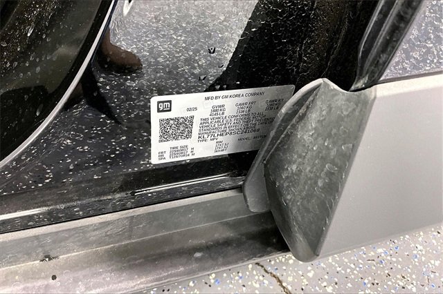 Used 2025 Chevrolet Trax LT w/ LT Convenience Package image 18