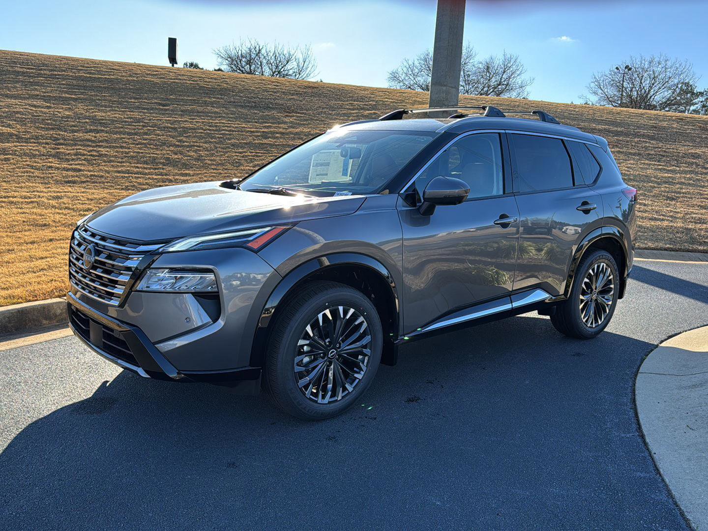 New 2026 Nissan Rogue Platinum w/ Platinum Premium Package image 2