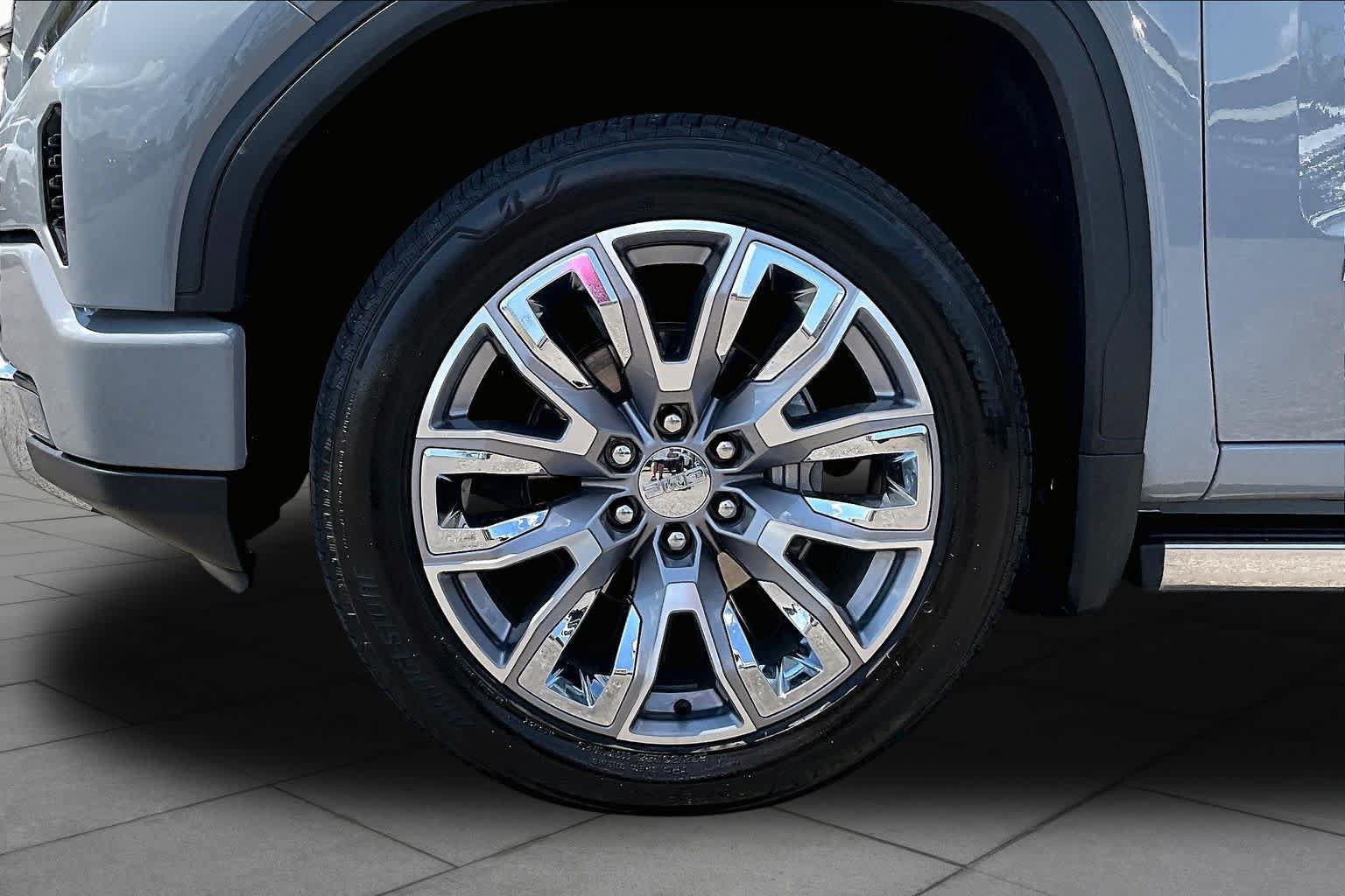 Used 2025 GMC Sierra 1500 Denali AWD/4WD image 11