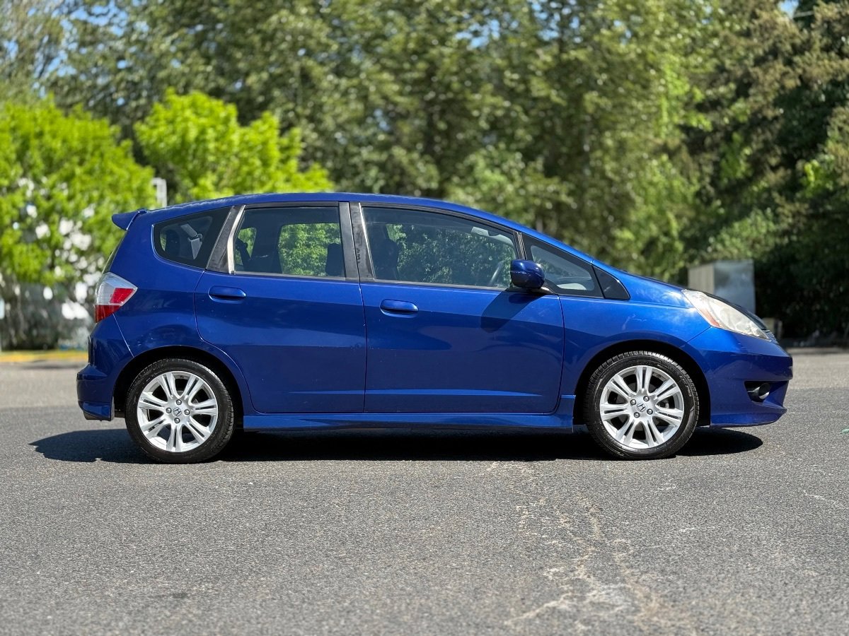 Used 2010 Honda Fit Sport image 2
