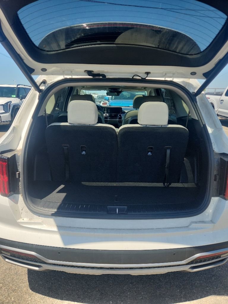 Certified 2023 Kia Sorento SX Prestige w/ Panoramic Sunroof Package AWD/4WD image 14