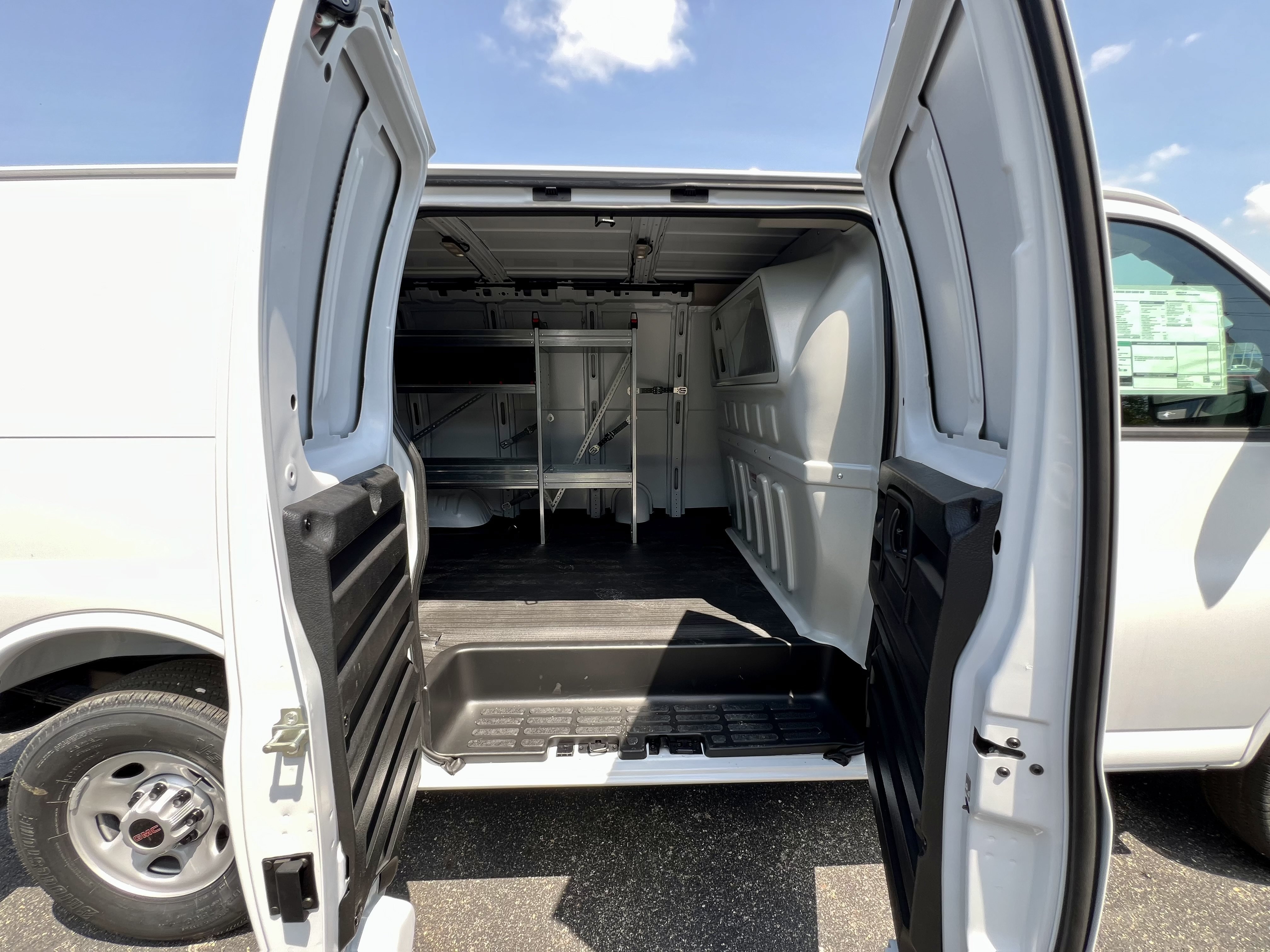 New 2026 GMC Savana 2500 w/ Driver Convenience Package RWD image 22