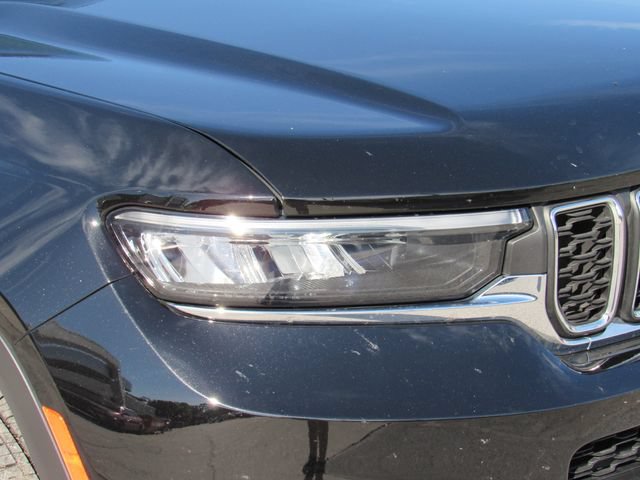 Used 2025 Jeep Grand Cherokee L Laredo RWD image 9