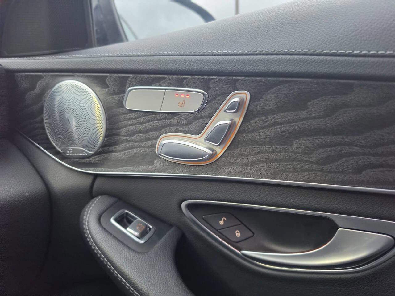 Used 2015 Mercedes-Benz C 300 Sedan image 27
