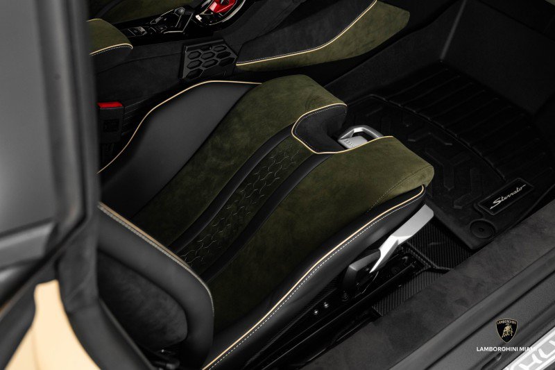 Used 2024 Lamborghini Huracan Sterrato image 51