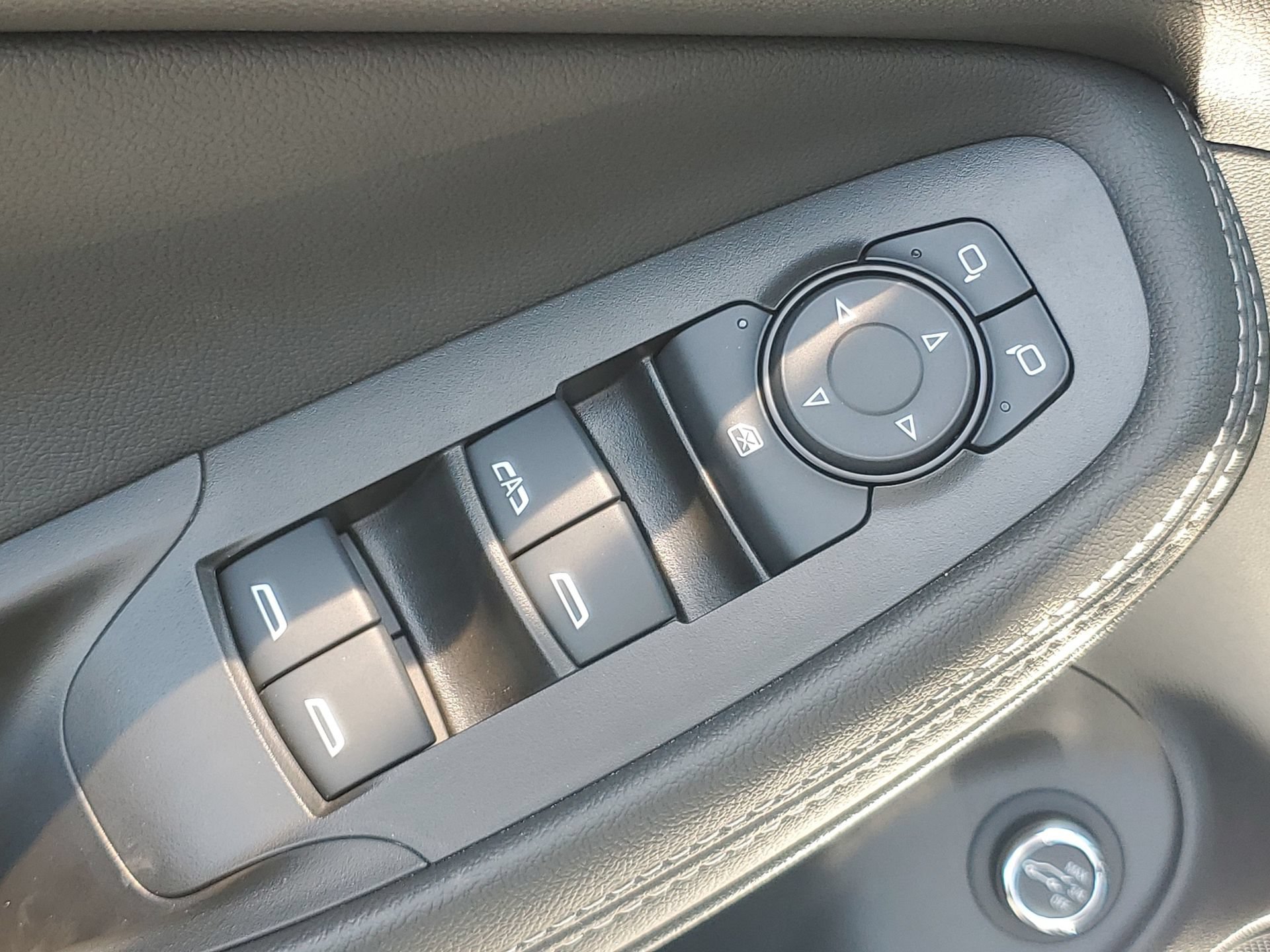 Used 2023 Buick Encore GX Select w/ Sport Touring Package FWD image 20