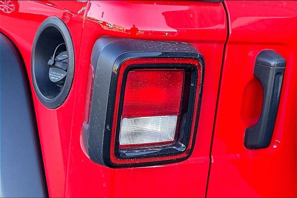Used 2021 Jeep Wrangler Unlimited Sport image 29