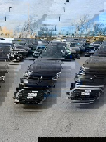 Used 2025 Volkswagen Taos S image 2