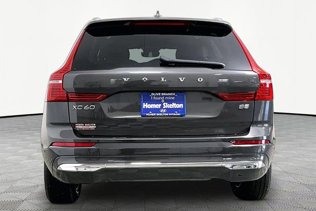 Used 2023 Volvo XC60 B5 Plus image 4