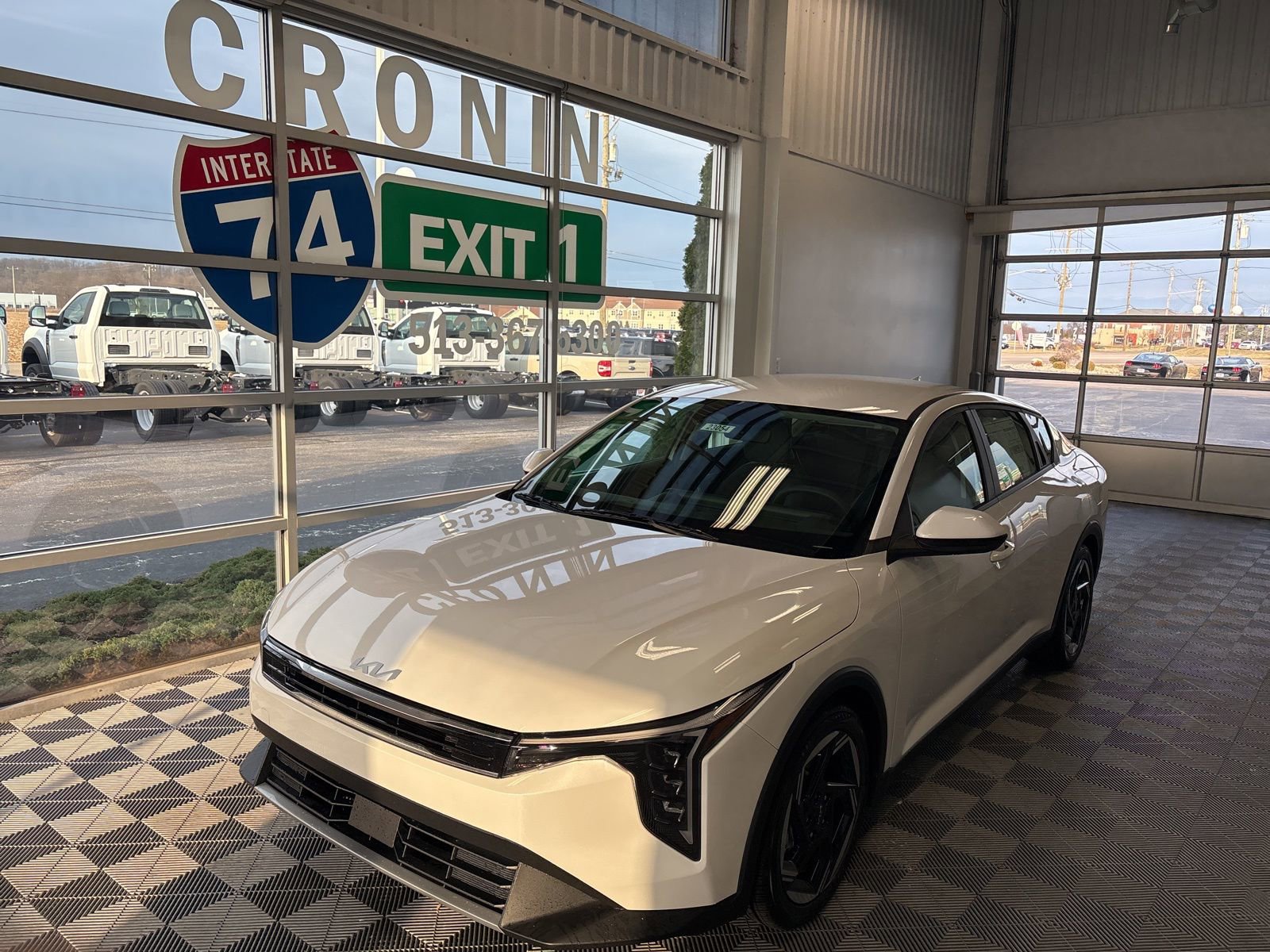 New 2025 Kia K4 EX image 3