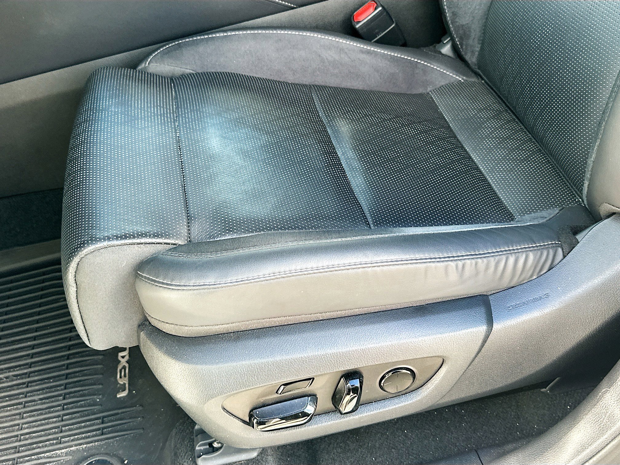 Used 2024 Lexus RX 350 w/ Luxury Package image 19