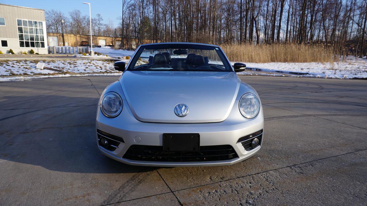 Used 2013 Volkswagen Beetle 2.0T image 9