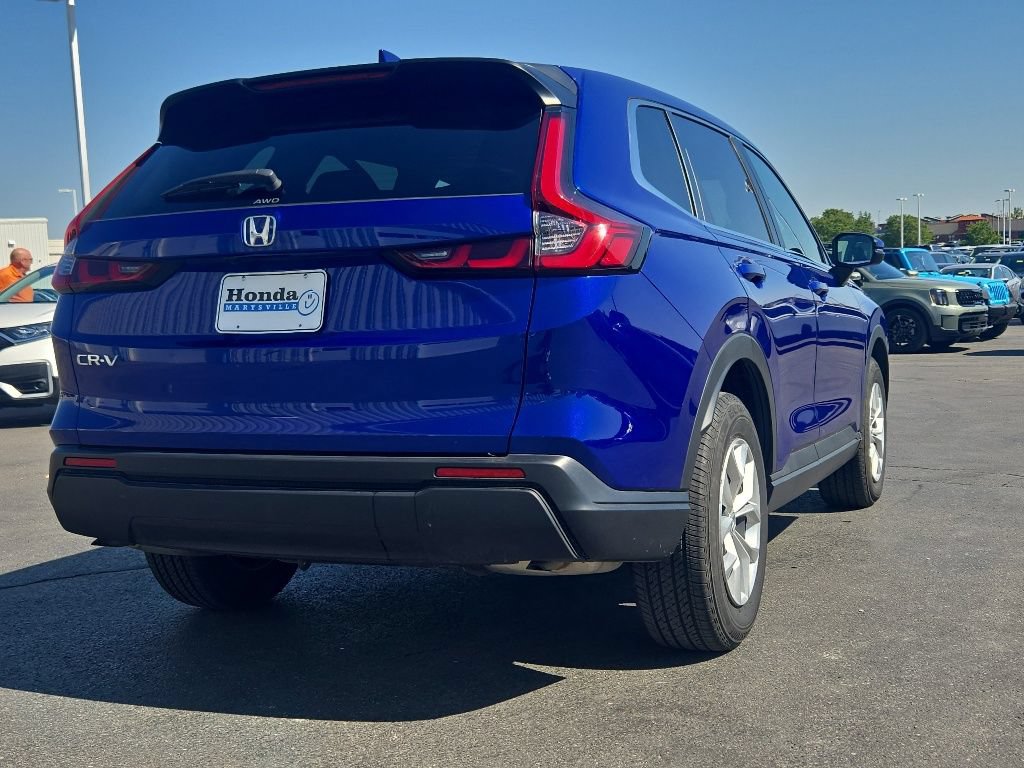 Used 2025 Honda CR-V LX image 9