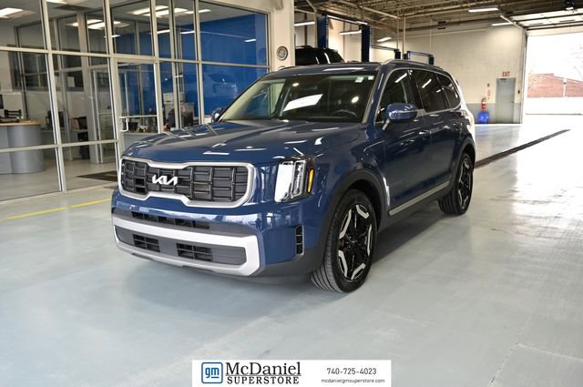 Used 2023 Kia Telluride S w/ S Sunroof Package