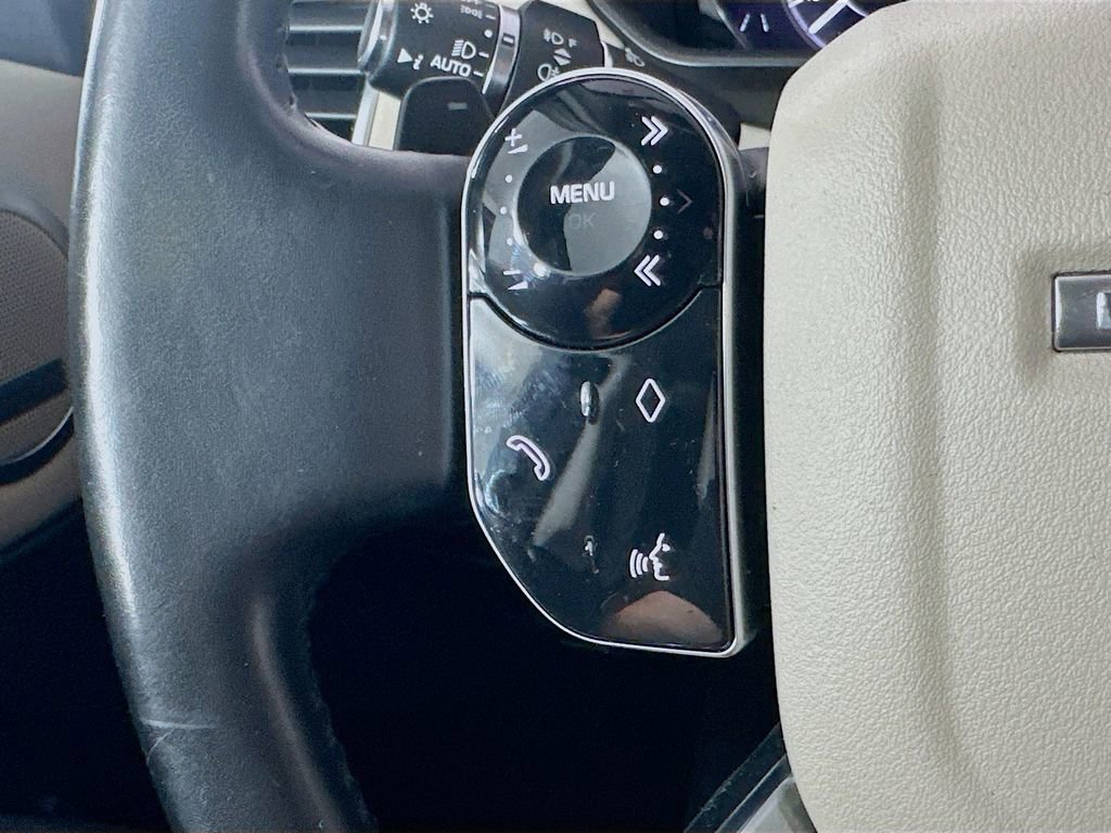 Used 2020 Land Rover Discovery Landmark image 25