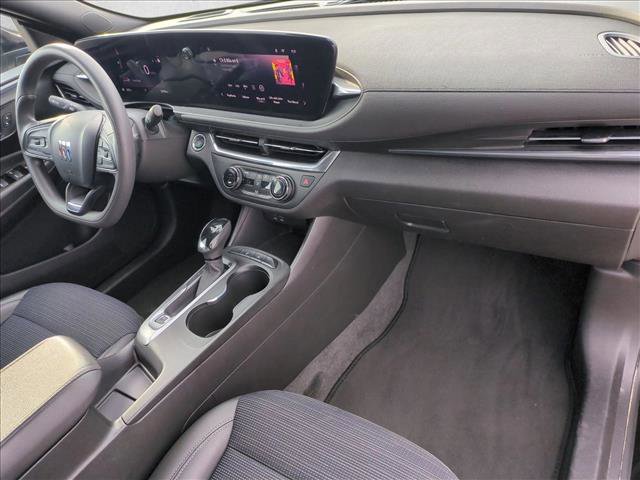 Used 2025 Buick Envista Preferred image 21