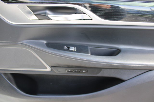 Used 2019 BMW 750i M SPORT DRIVER ASSIST+ w/ M Sport Package image 59