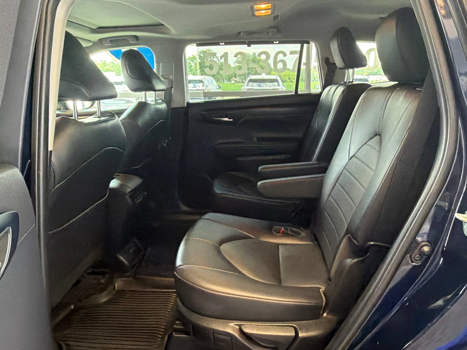Used 2022 Toyota Highlander XLE AWD/4WD image 14