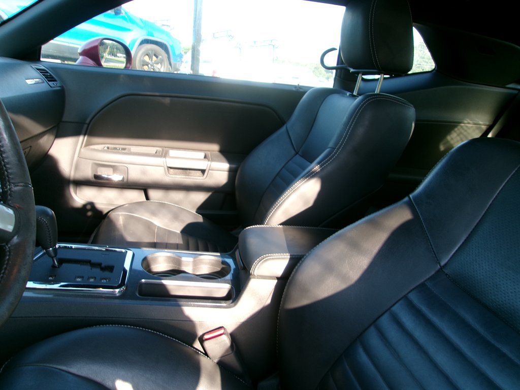 Used 2010 Dodge Challenger SE image 18