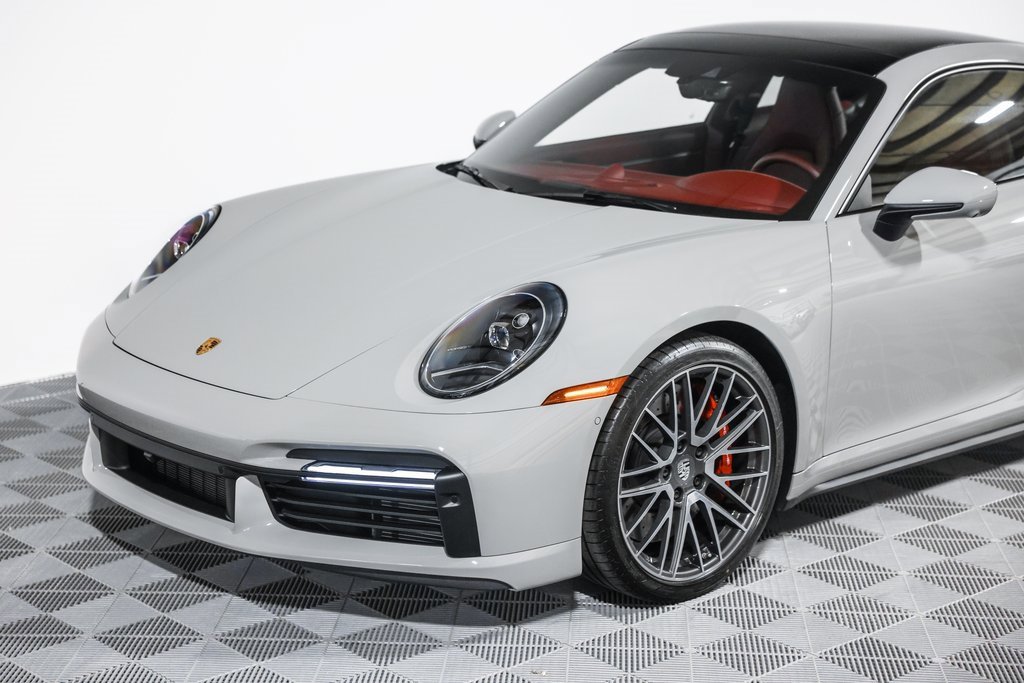 Used 2022 Porsche 911 Turbo image 18