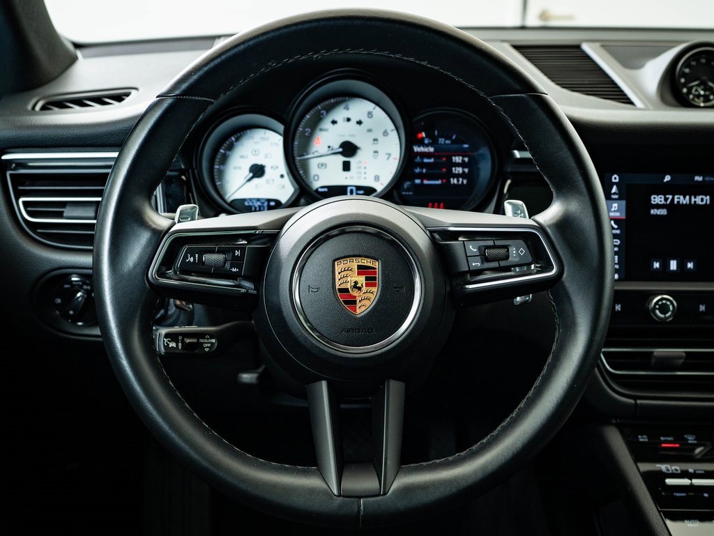 Certified 2023 Porsche Macan image 32