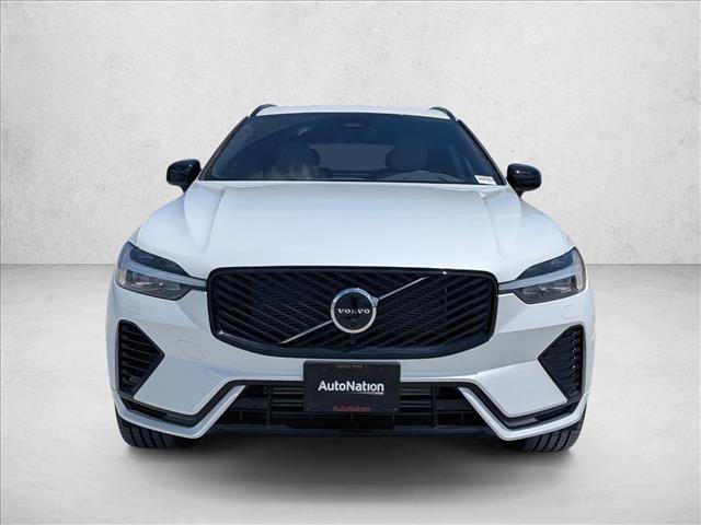 New 2026 Volvo XC60 T8 Plus w/ Climate Package PRO AWD/4WD image 5