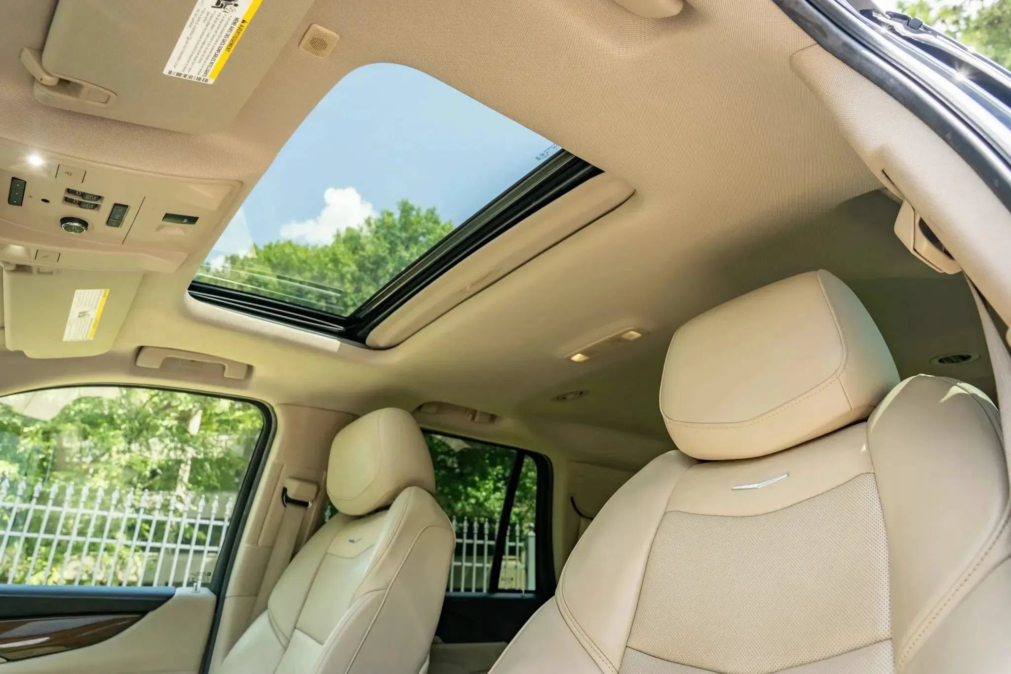 Used 2020 Cadillac Escalade Luxury RWD image 12
