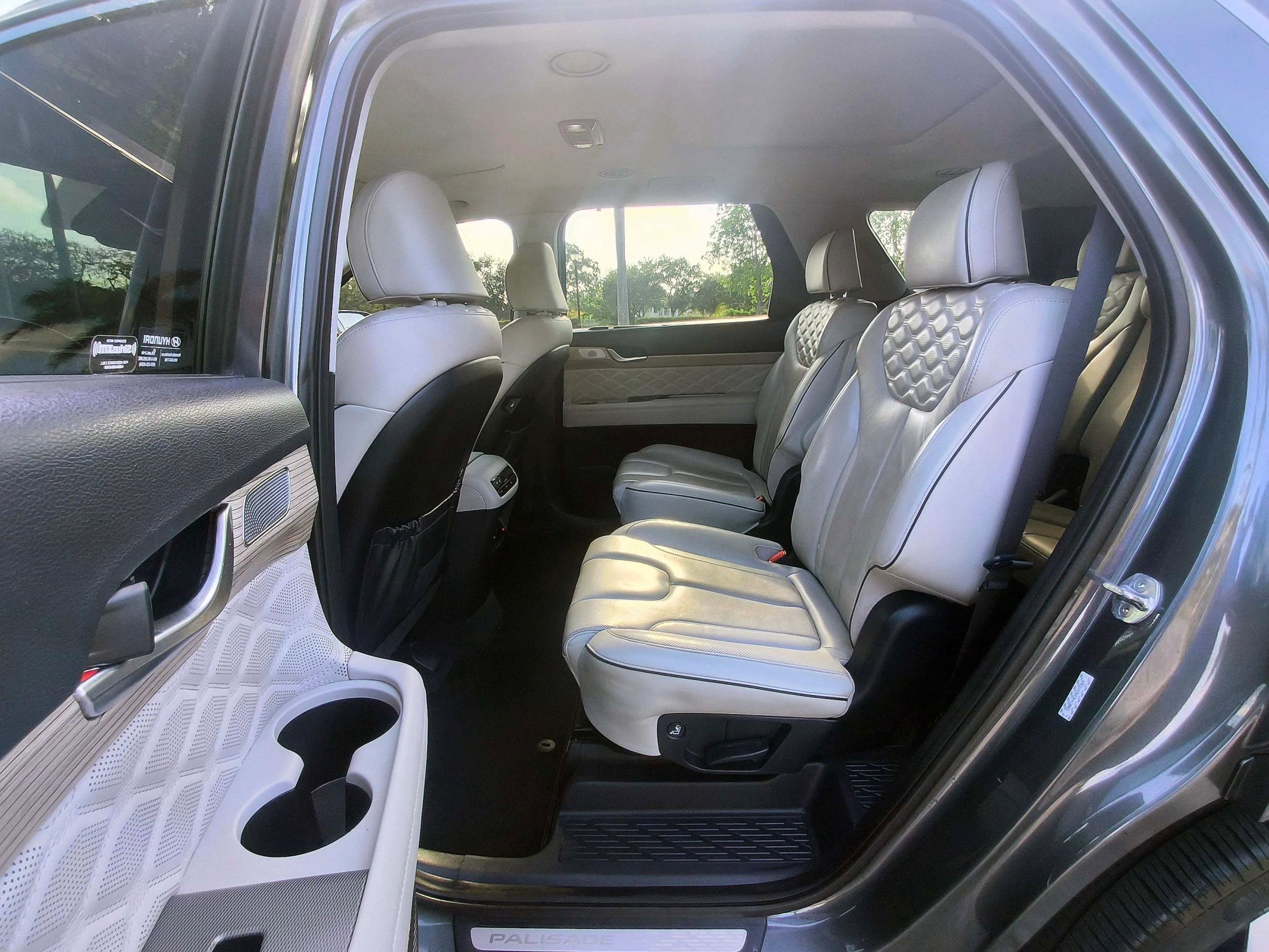Used 2022 Hyundai Palisade Calligraphy w/ Cargo Package FWD image 17