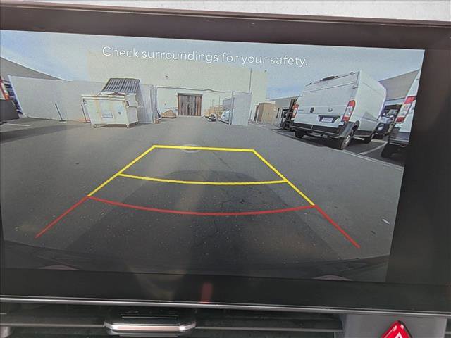 Used 2025 Kia Carnival image 13