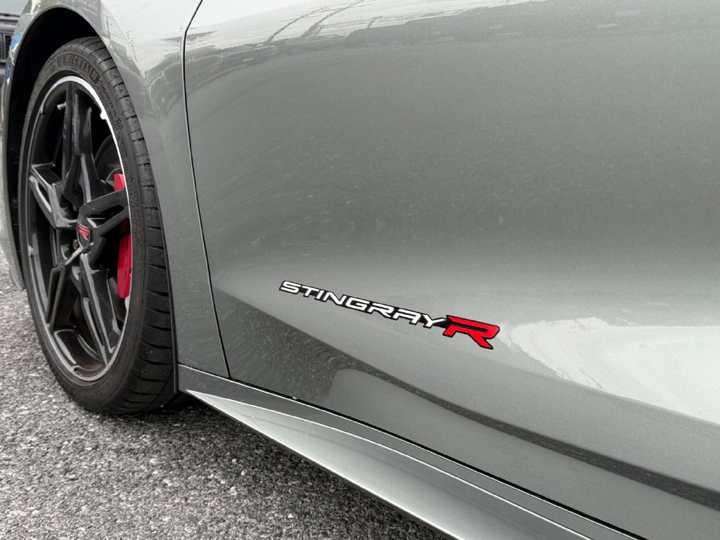 Used 2022 Chevrolet Corvette Stingray Premium Conv w/ Z51 Performance Package RWD image 16