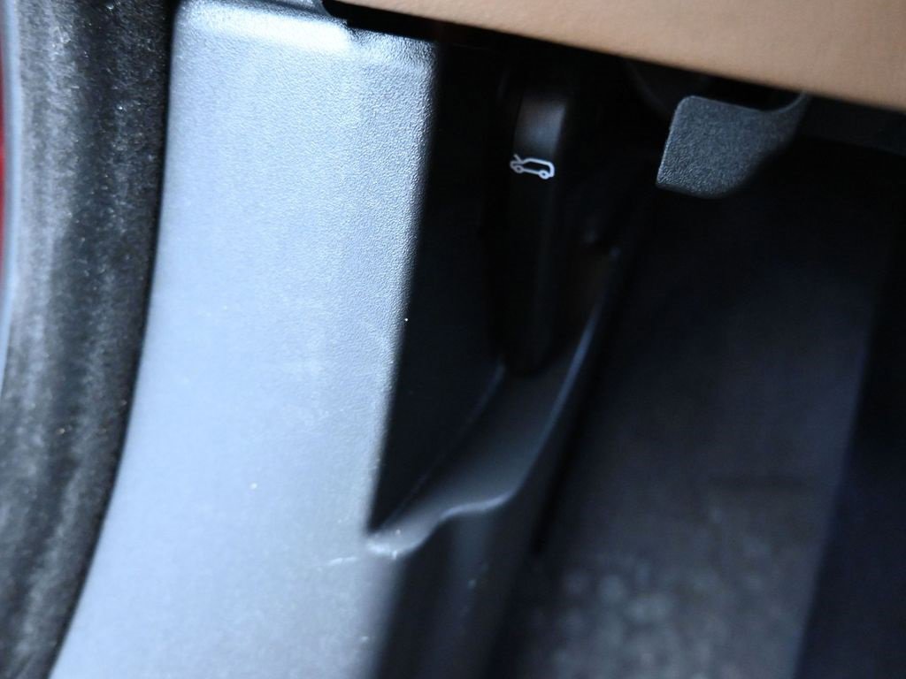 Used 2023 Jaguar F-PACE S image 31