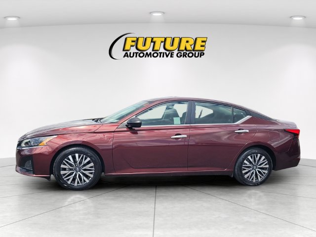 Certified 2025 Nissan Altima 2.5 SV FWD image 6