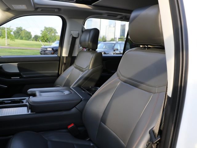 Used 2025 Ford Expedition Active AWD/4WD image 21