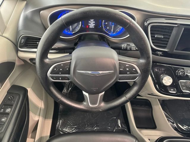 Used 2020 Chrysler Voyager Lxi FWD image 28