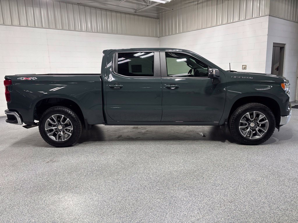 Used 2025 Chevrolet Silverado 1500 LT AWD/4WD image 8
