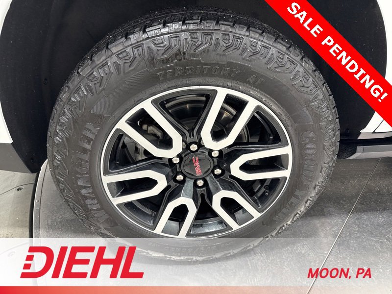 Used 2024 GMC Yukon AT4 w/ AT4 Premium Package image 9