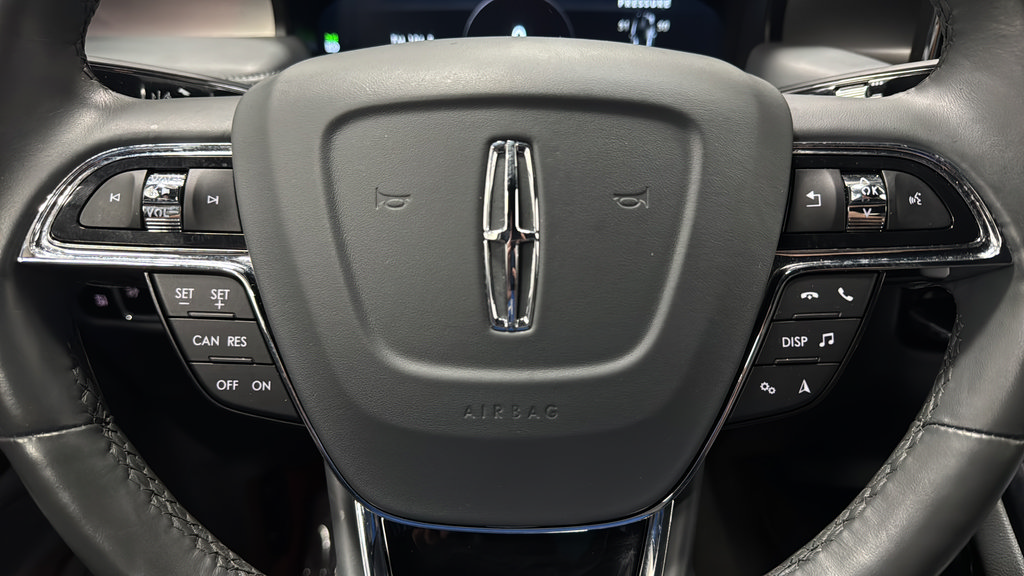 Used 2023 Lincoln Nautilus Reserve AWD/4WD image 16