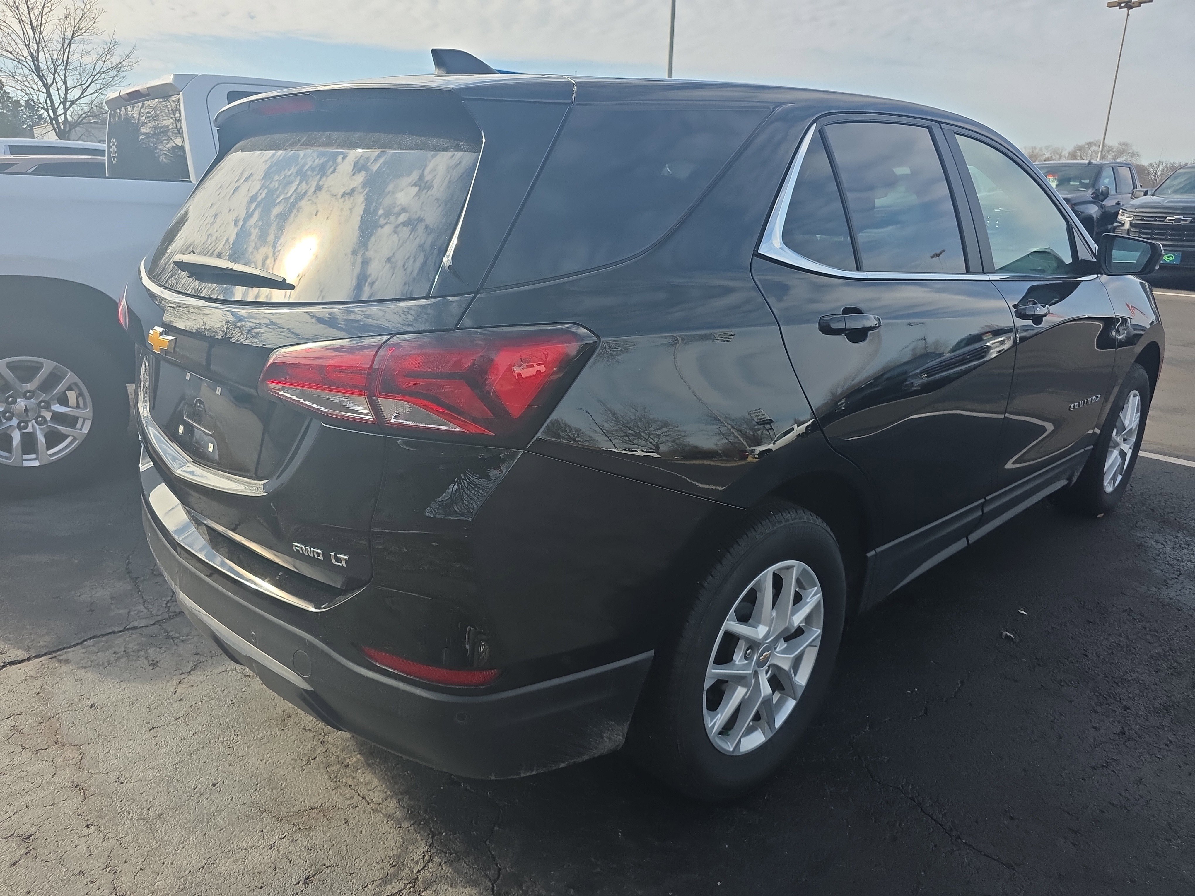 Used 2024 Chevrolet Equinox LT w/ LPO, Floor Liner Package image 4