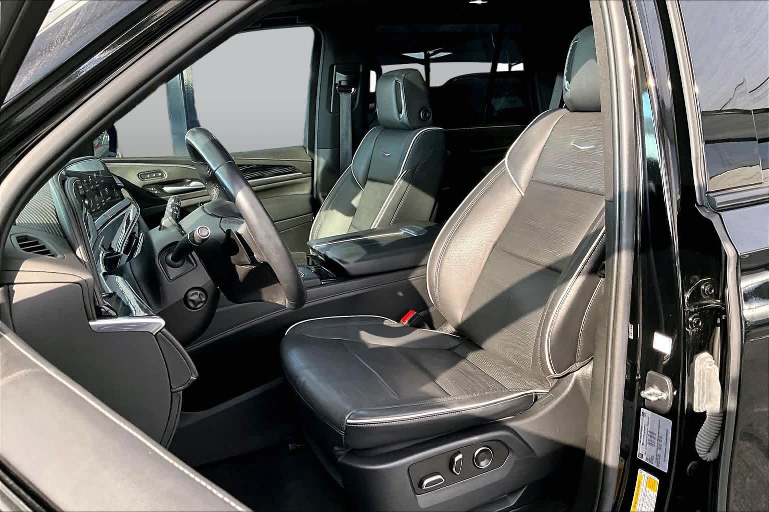 Used 2023 Cadillac Escalade Sport w/ Touring Package AWD/4WD image 8