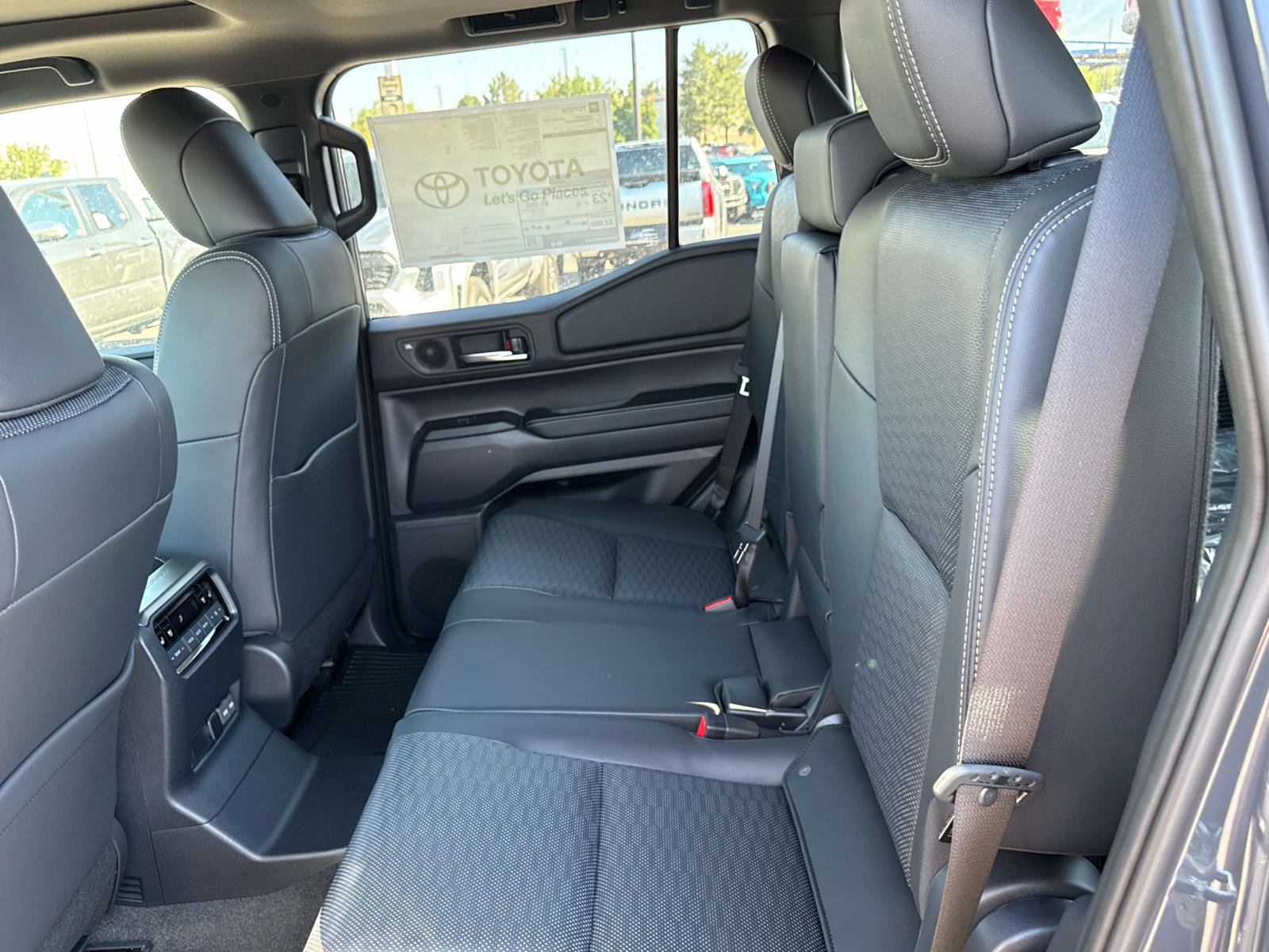New 2027 Toyota Land Cruiser w/ Premium Package AWD/4WD image 10