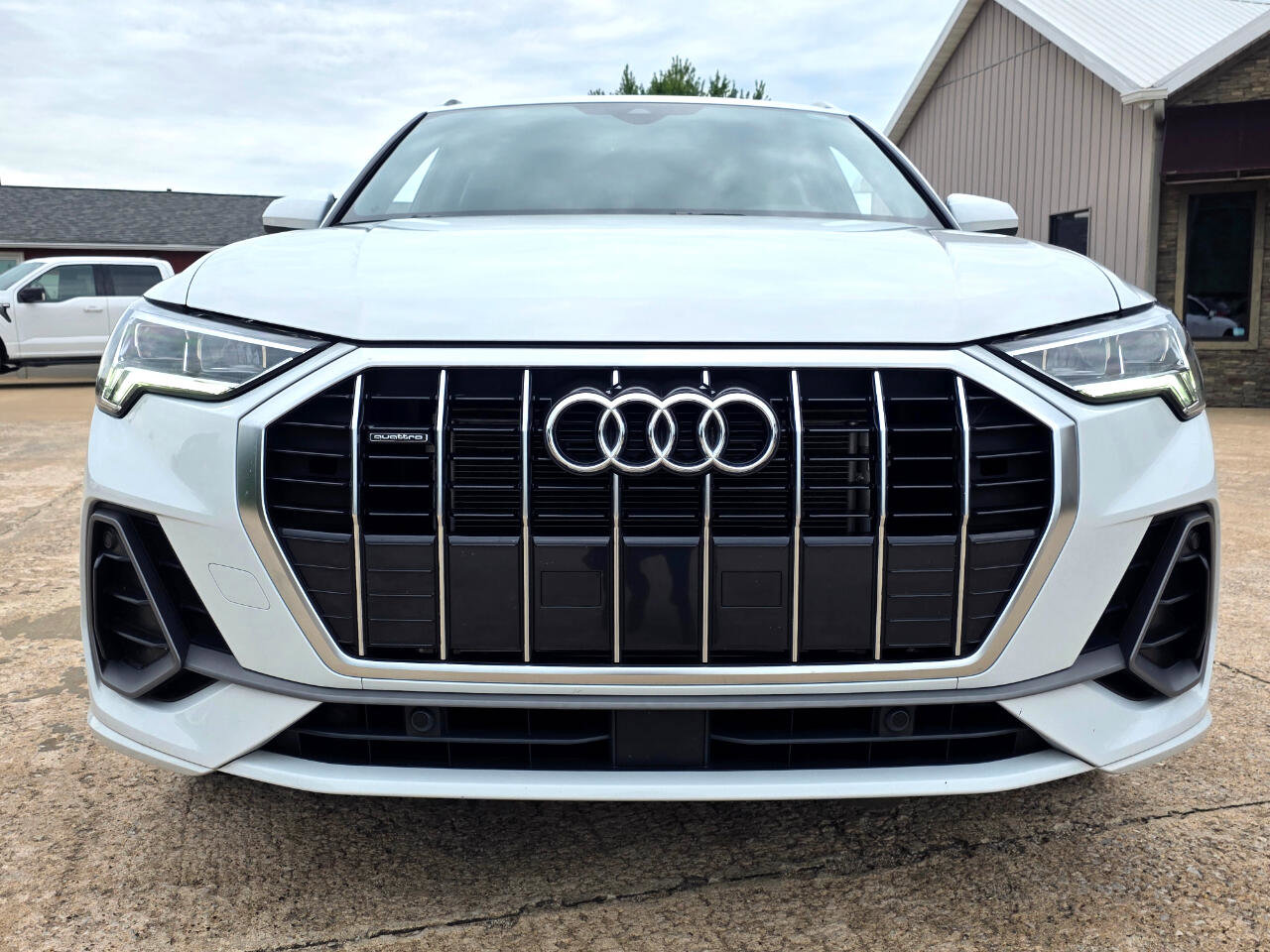 Used 2024 Audi Q3 2.0T Premium image 27