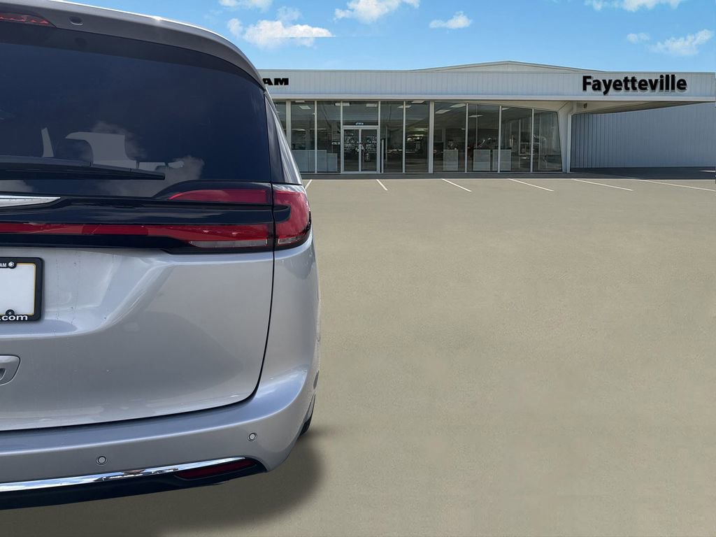 New 2026 Chrysler Pacifica Select image 10