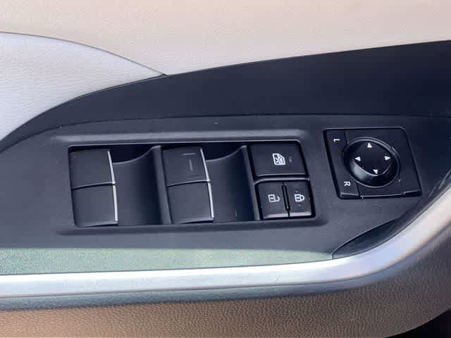 Used 2021 Toyota RAV4 XLE Premium FWD image 30