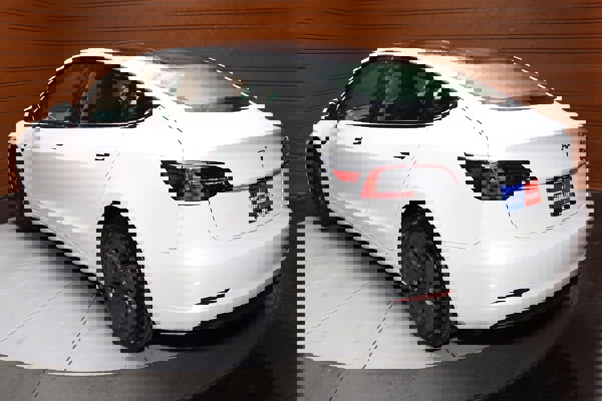 Used 2023 Tesla Model 3 Standard Range image 10