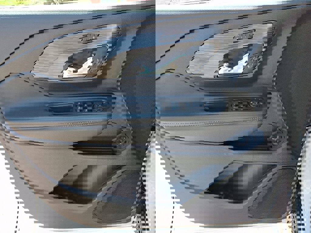 Certified 2023 GMC Terrain SLT w/ Elevation Edition AWD/4WD image 14