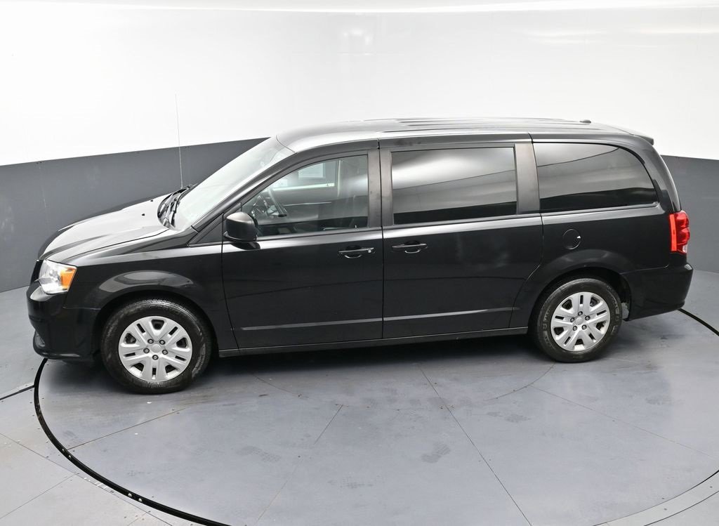 Used 2018 Dodge Grand Caravan SE w/ UConnect Hands-Free Group image 42