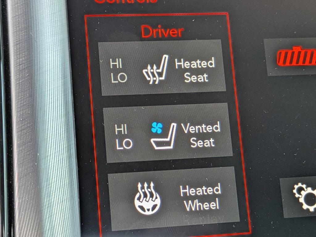 Used 2023 Dodge Challenger R/T w/ Plus Package image 22