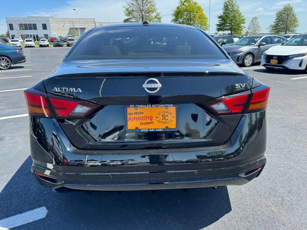 Used 2024 Nissan Altima 2.5 SV FWD image 4