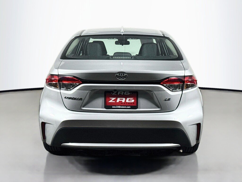 Used 2022 Toyota Corolla LE FWD image 4